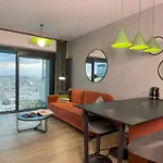 Urban Global Loft 17th Floor No 17 - Free Garage