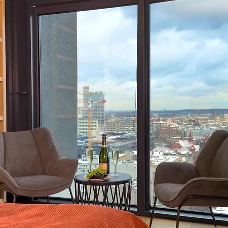 Urban Global Loft 17th Floor No 17 - Free Garage - Self Check-in - No Deposit Apartment