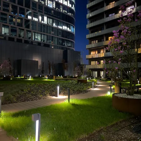 Urban Global Loft 17th Floor No 17 - Air Condition - Free Garage *