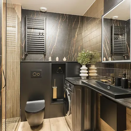 Urban Global Loft 17th Floor No 17 - Air Condition - Free Garage *