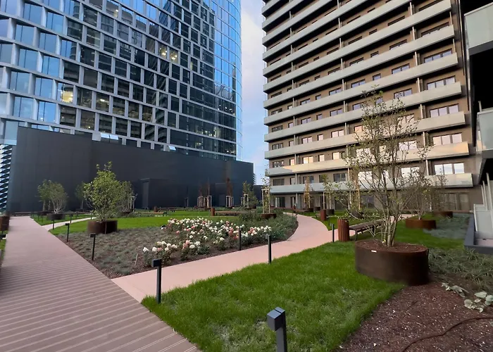 Urban Global Loft 17th Floor No 17 - Free Garage - Self Check-in - No Deposit